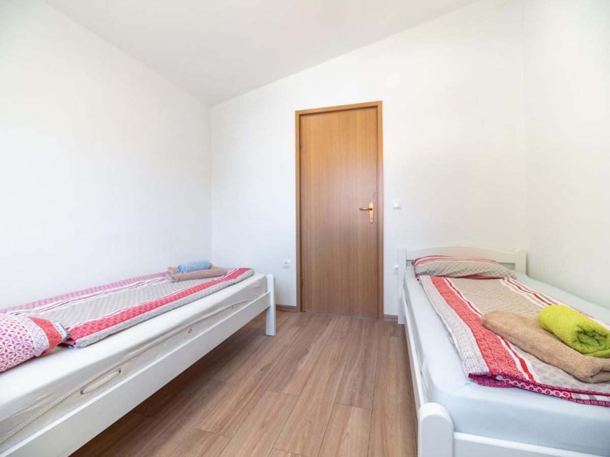 Apartmani Arijana เมดูลิน ภายนอก รูปภาพ