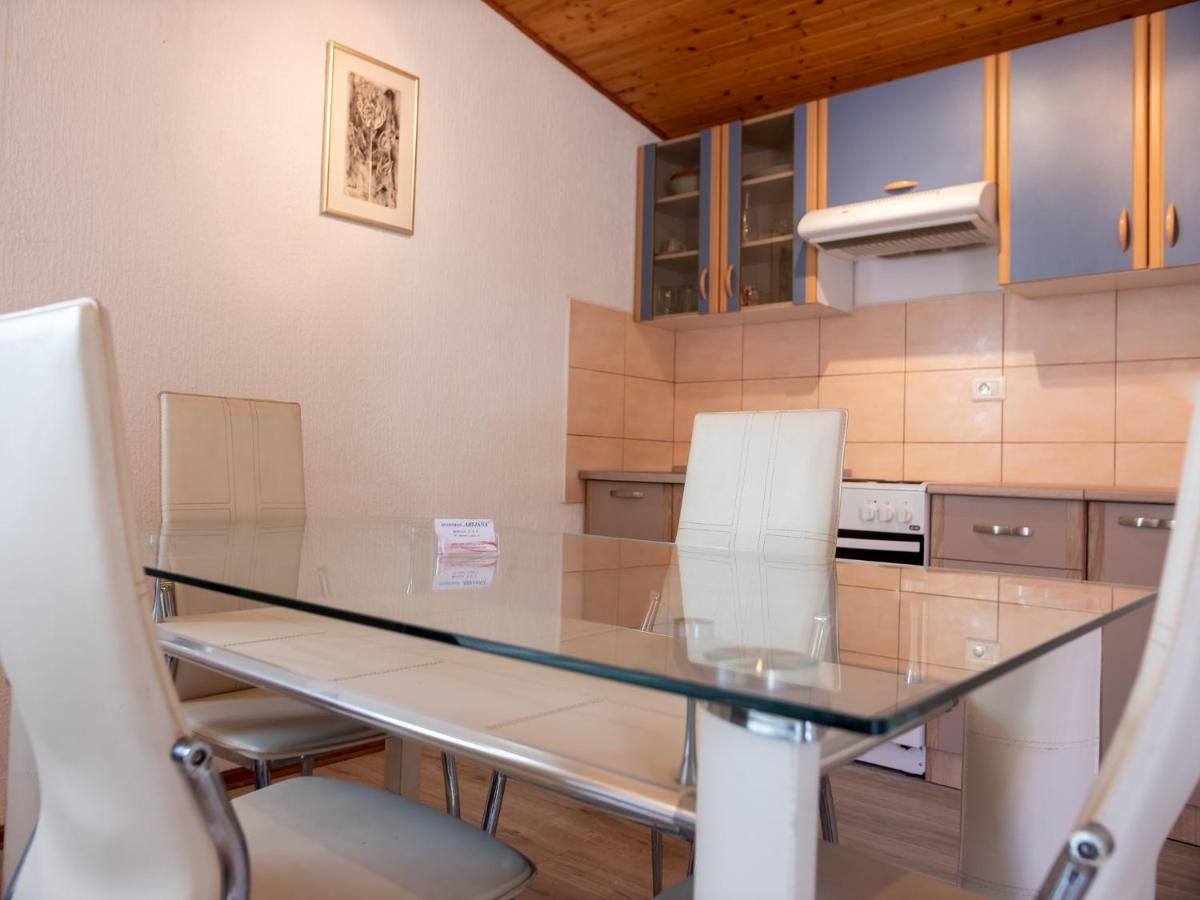 Apartmani Arijana เมดูลิน ภายนอก รูปภาพ